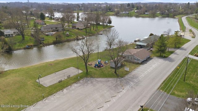 1828 Bass Cir, La Grange, KY 40031