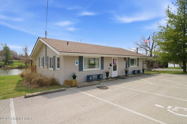 1828 Bass Cir, La Grange, KY 40031