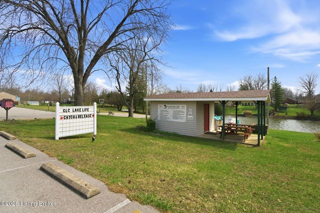 1828 Bass Cir, La Grange, KY 40031