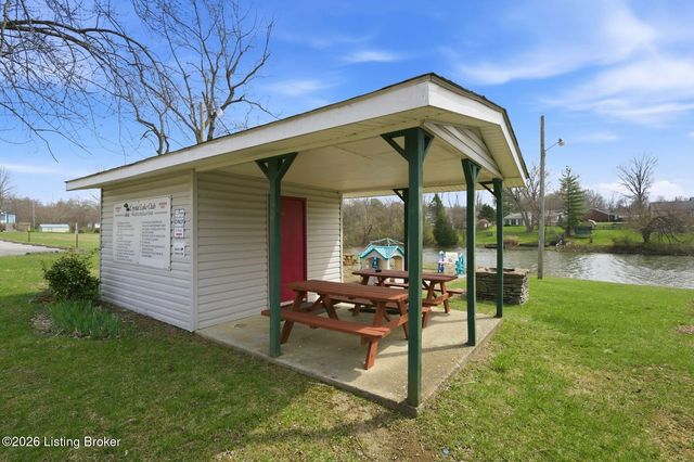 1828 Bass Cir, La Grange, KY 40031