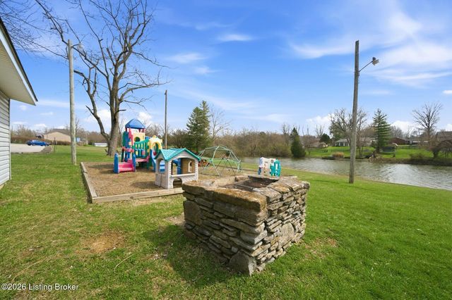 1828 Bass Cir, La Grange, KY 40031