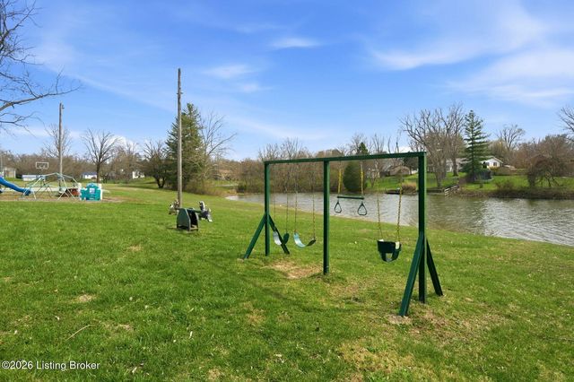 1828 Bass Cir, La Grange, KY 40031