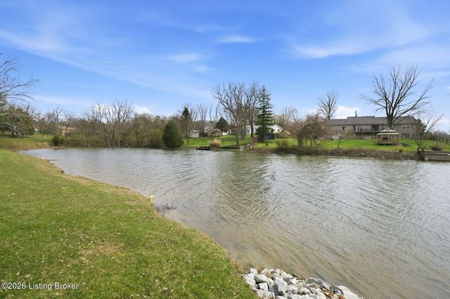 1828 Bass Cir, La Grange, KY 40031