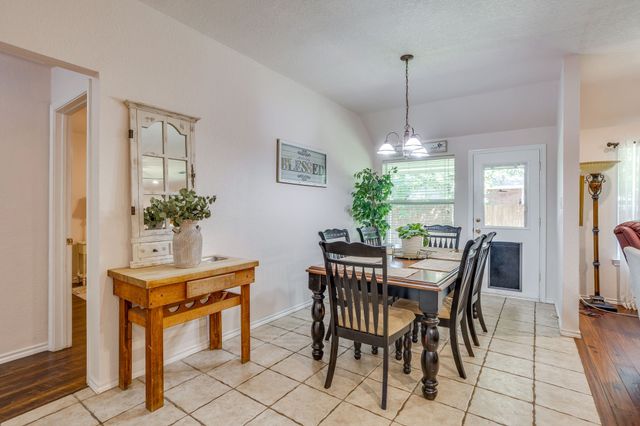 853 Royal Oak Lane, Burleson, TX 76028