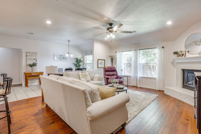 853 Royal Oak Lane, Burleson, TX 76028