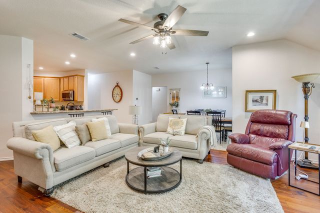 853 Royal Oak Lane, Burleson, TX 76028