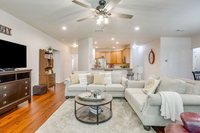 853 Royal Oak Lane, Burleson, TX 76028