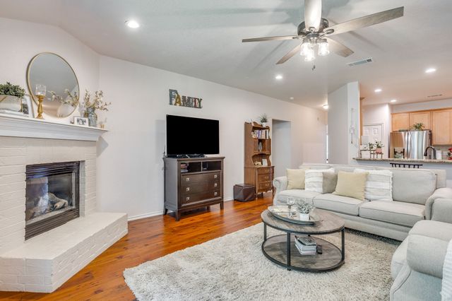 853 Royal Oak Lane, Burleson, TX 76028