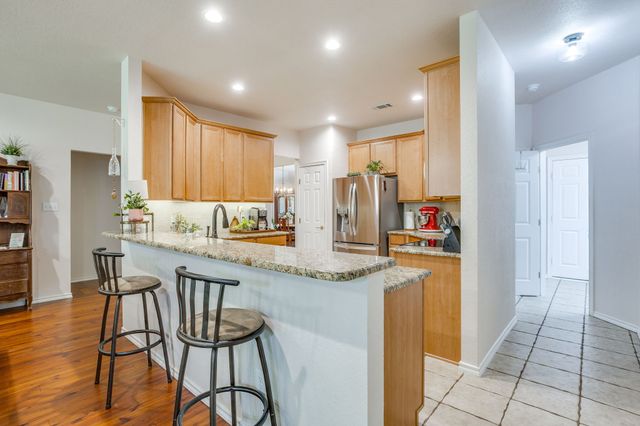 853 Royal Oak Lane, Burleson, TX 76028