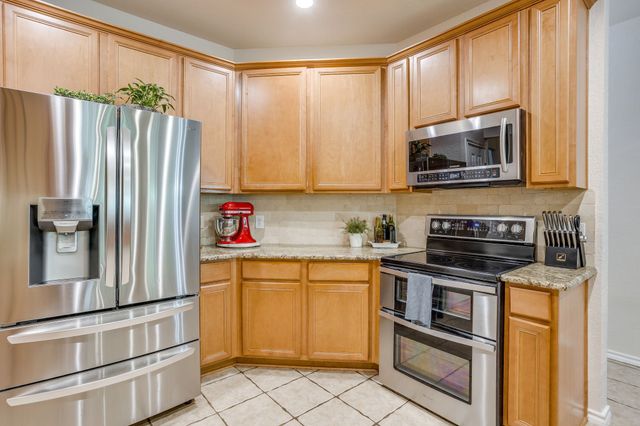 853 Royal Oak Lane, Burleson, TX 76028