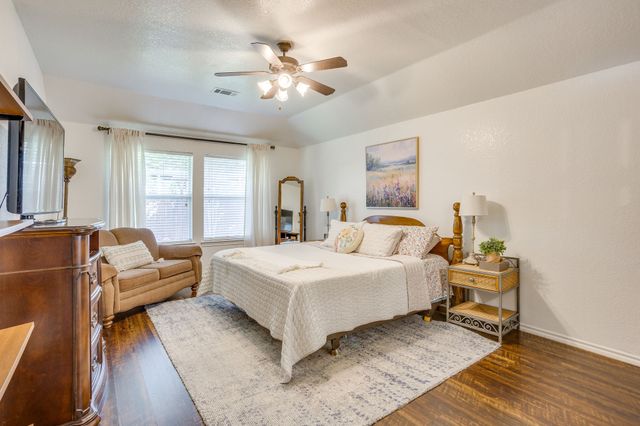 853 Royal Oak Lane, Burleson, TX 76028