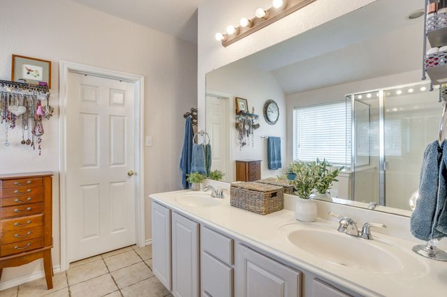 853 Royal Oak Lane, Burleson, TX 76028