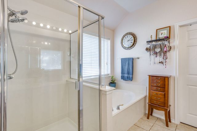 853 Royal Oak Lane, Burleson, TX 76028
