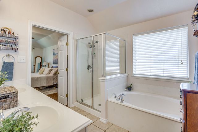853 Royal Oak Lane, Burleson, TX 76028
