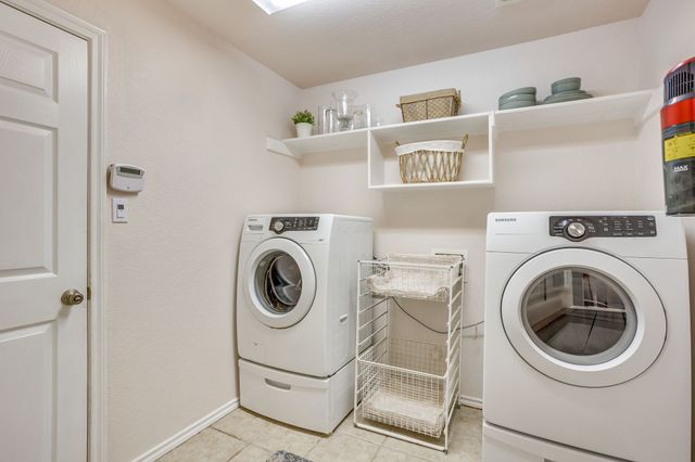 853 Royal Oak Lane, Burleson, TX 76028