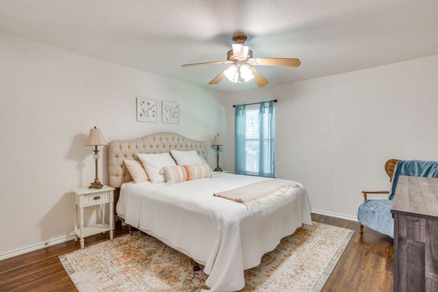 853 Royal Oak Lane, Burleson, TX 76028