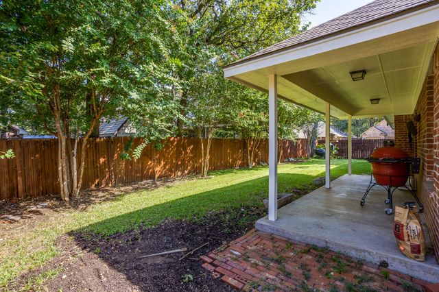853 Royal Oak Lane, Burleson, TX 76028