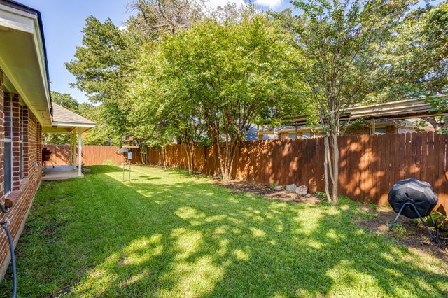 853 Royal Oak Lane, Burleson, TX 76028