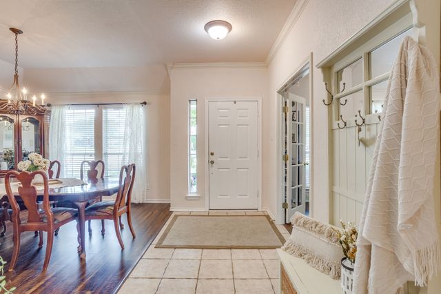 853 Royal Oak Lane, Burleson, TX 76028