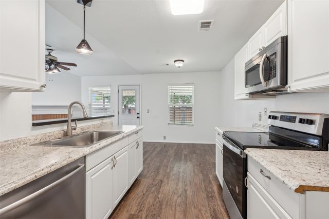 8821 Tumbleweed Drive, Cross Roads, TX 76227