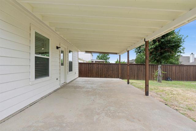 8821 Tumbleweed Drive, Cross Roads, TX 76227