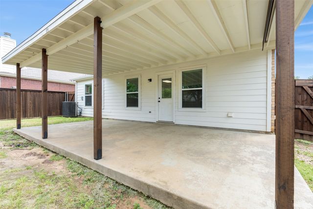 8821 Tumbleweed Drive, Cross Roads, TX 76227