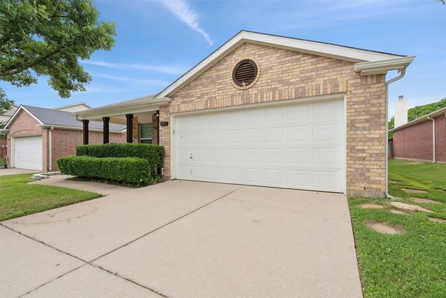 8821 Tumbleweed Drive, Cross Roads, TX 76227