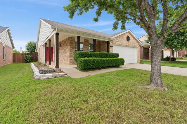 8821 Tumbleweed Drive, Cross Roads, TX 76227