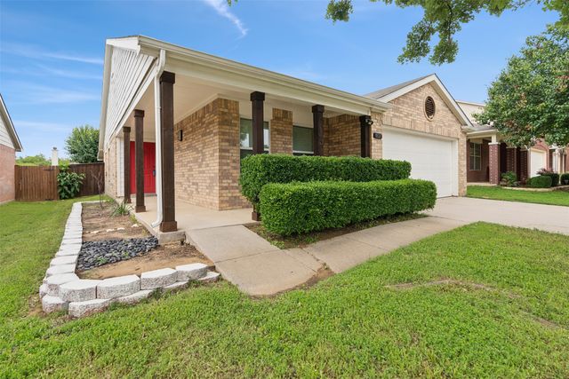 8821 Tumbleweed Drive, Cross Roads, TX 76227