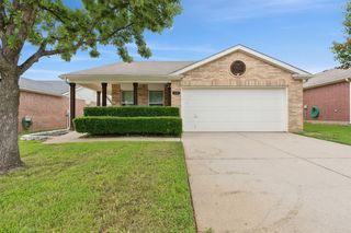 8821 Tumbleweed Drive, Cross Roads, TX 76227