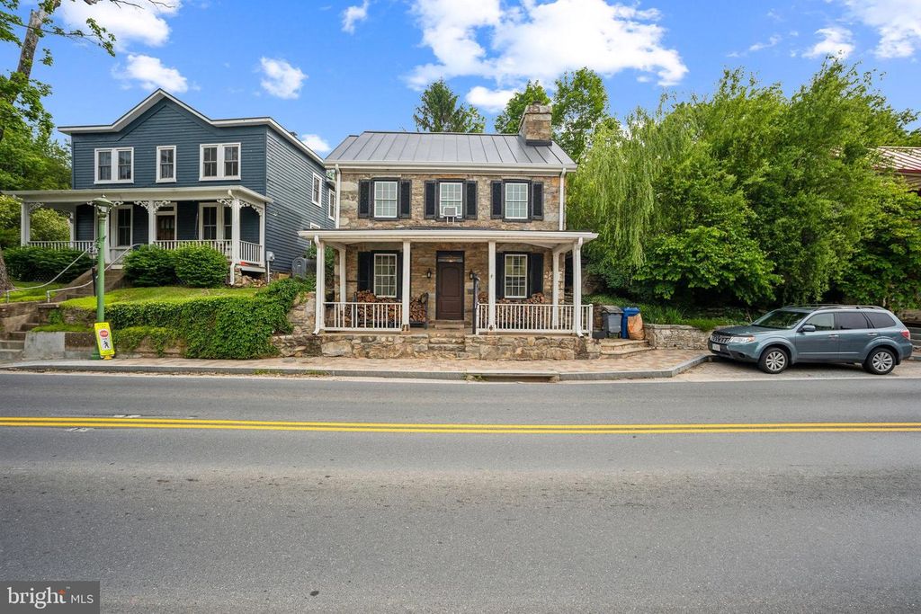 36952 CHARLES TOWN PIKE, Hillsboro, VA 20132