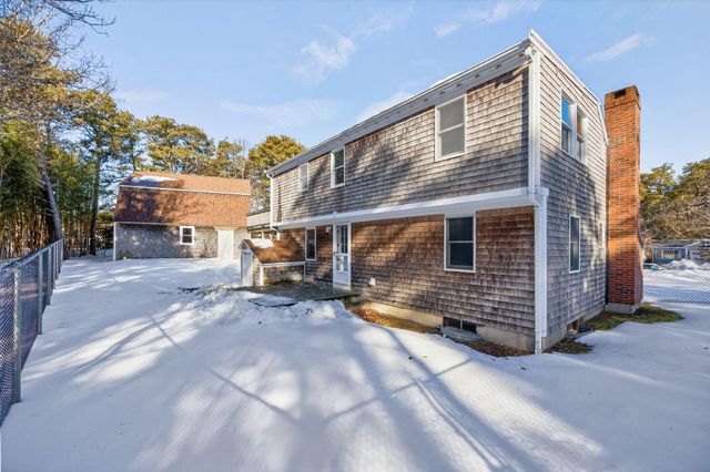 13 Pepper Lane, Harwich, MA 02645
