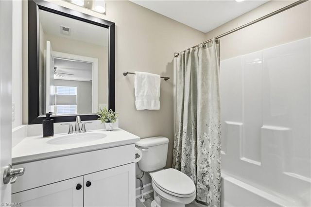 1040 Woodview Ridge Trail, Lewisville, NC 27023