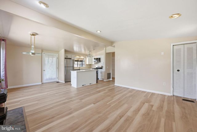 512 DENNIS AVE, Silver Spring, MD 20901