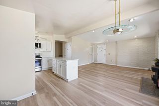 512 DENNIS AVE, Silver Spring, MD 20901