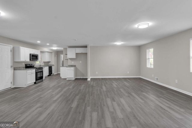 5521 E Wind Drive SW, Lilburn, GA 30047