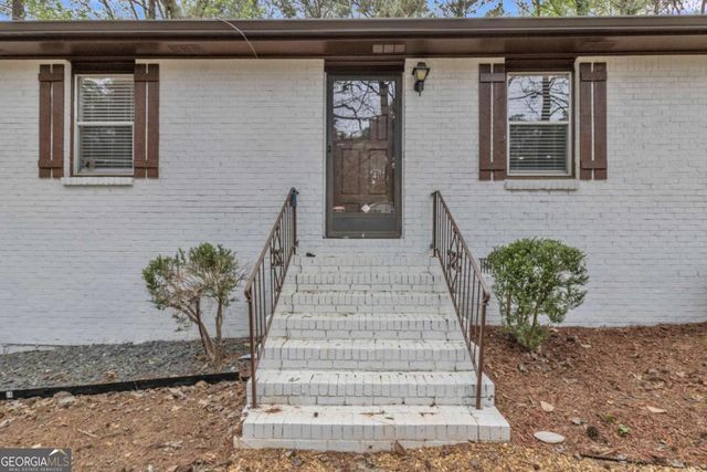 5521 E Wind Drive SW, Lilburn, GA 30047