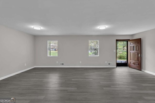 5521 E Wind Drive SW, Lilburn, GA 30047