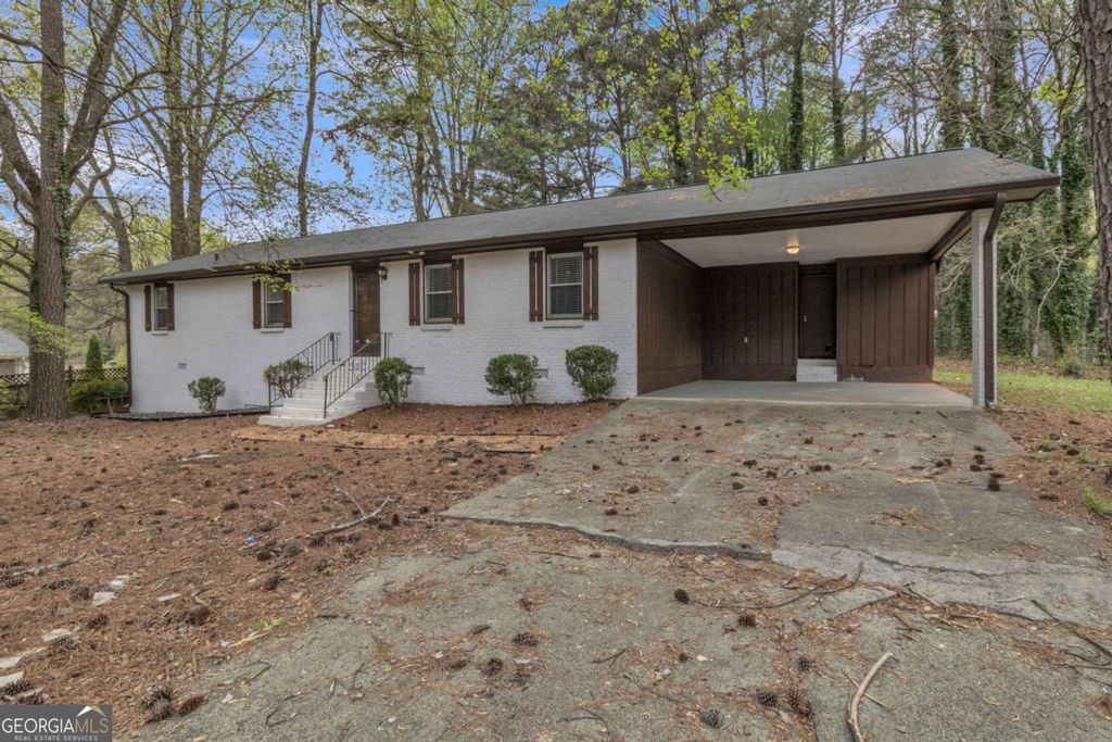 5521 E Wind Drive SW, Lilburn, GA 30047