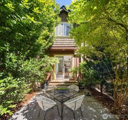 4315 Linden Avenue N #A, Seattle, WA 98103