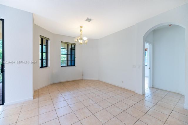 1695 Passion Vine Circle 221, Weston, FL 33326