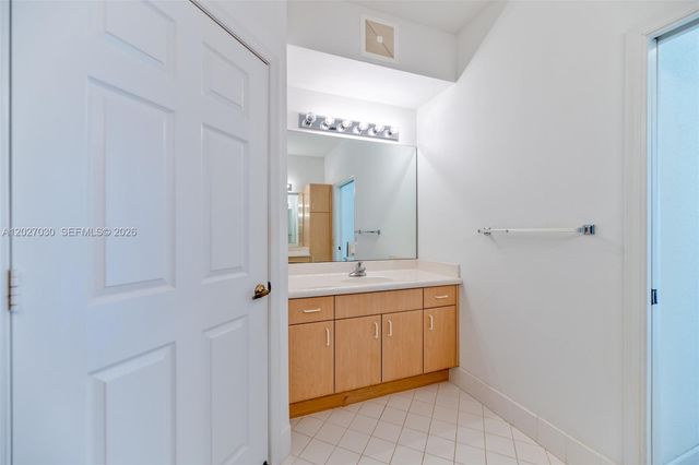 1695 Passion Vine Circle 221, Weston, FL 33326