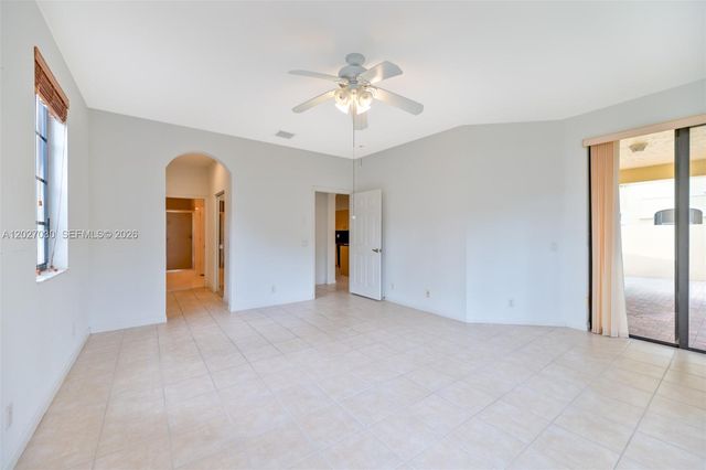 1695 Passion Vine Circle 221, Weston, FL 33326