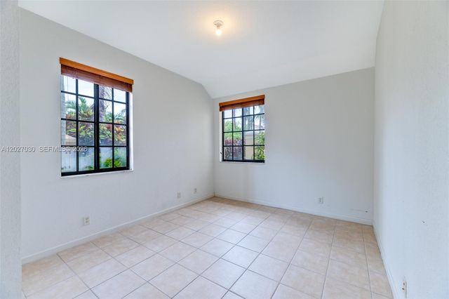 1695 Passion Vine Circle 221, Weston, FL 33326