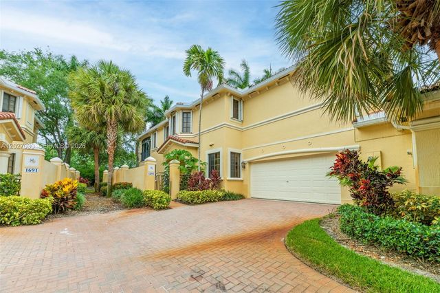 1695 Passion Vine Circle 221, Weston, FL 33326