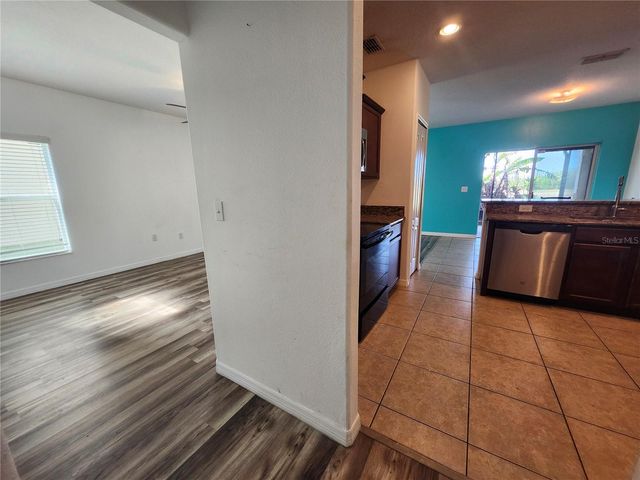 949 SEMINOLE SKY DRIVE, Ruskin, FL 33570