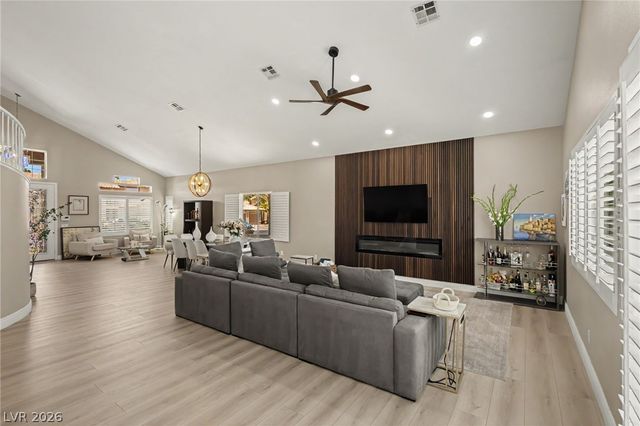 9521 Marina Valley Avenue, Las Vegas, NV 89147