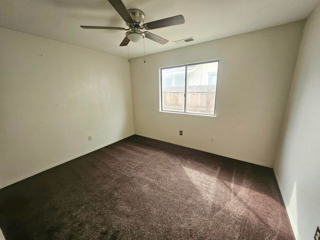 724 E Kanai Avenue, Porterville, CA 93257