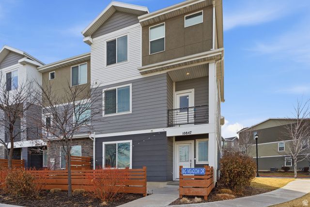 10847 S BIG MEADOW DR, South Jordan, UT 84009