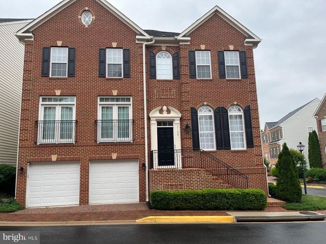 9100 PARK COVE DR, Fort Belvoir, VA 22060
